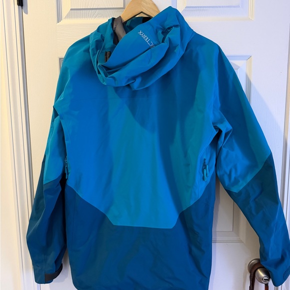 Arc'teryx Rush Jacket - Picture 2 of 3